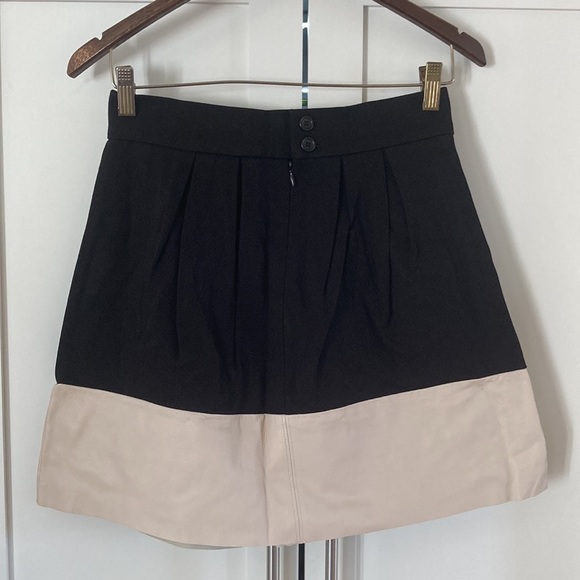 Patterson J. Kincaid PJK Black and Ivory Leather Panel Pleated Mini Skirt Size S - Picture 3 of 6